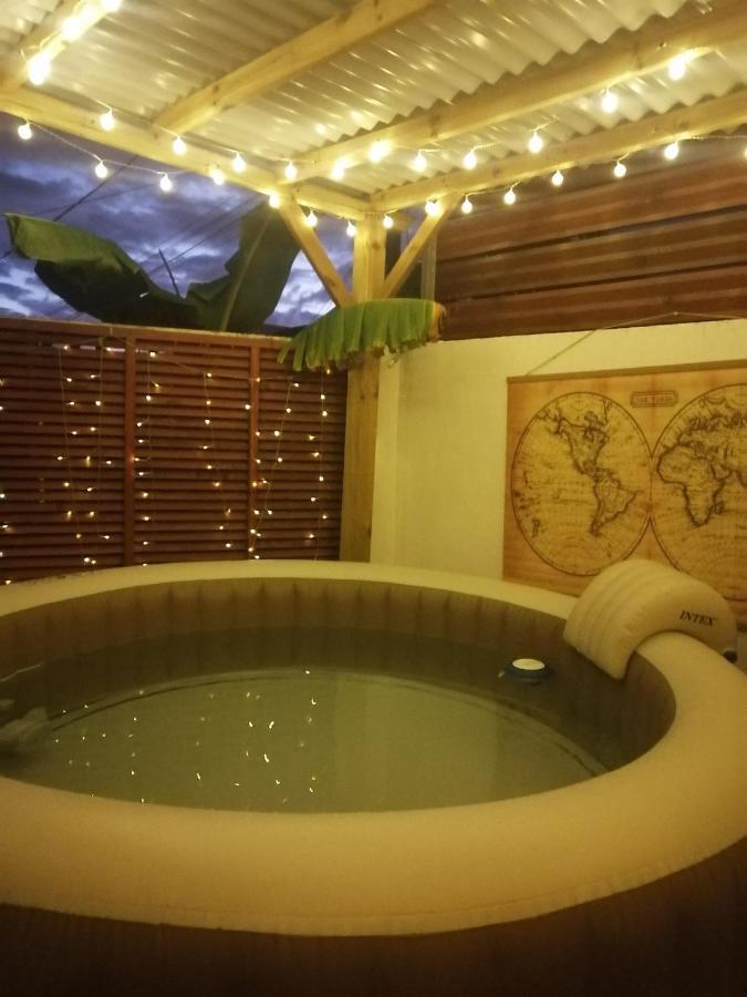 La Kaz Hibiscus, Jacuzzi Prive Villa Le Tampon Exterior photo